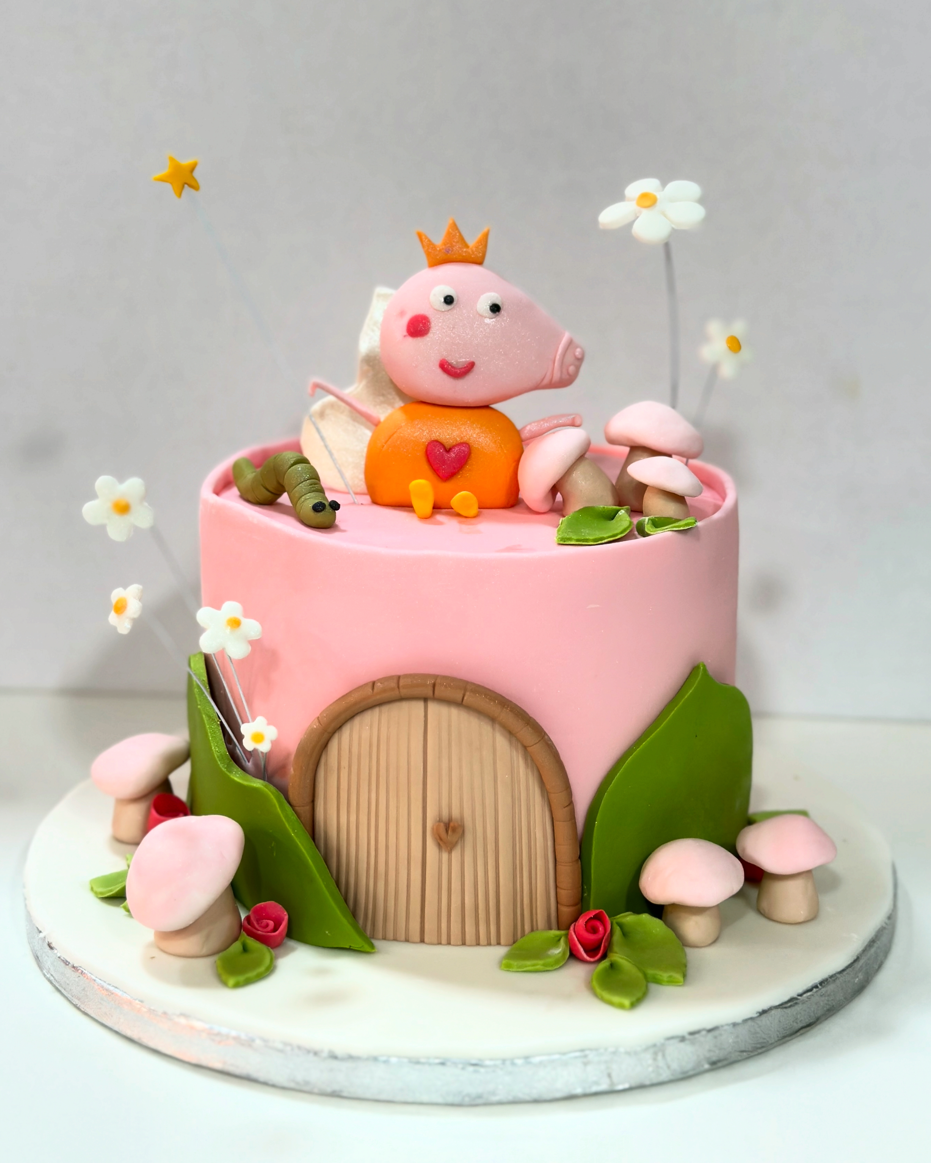 cake image of 6"/4" - £55(Fondant)