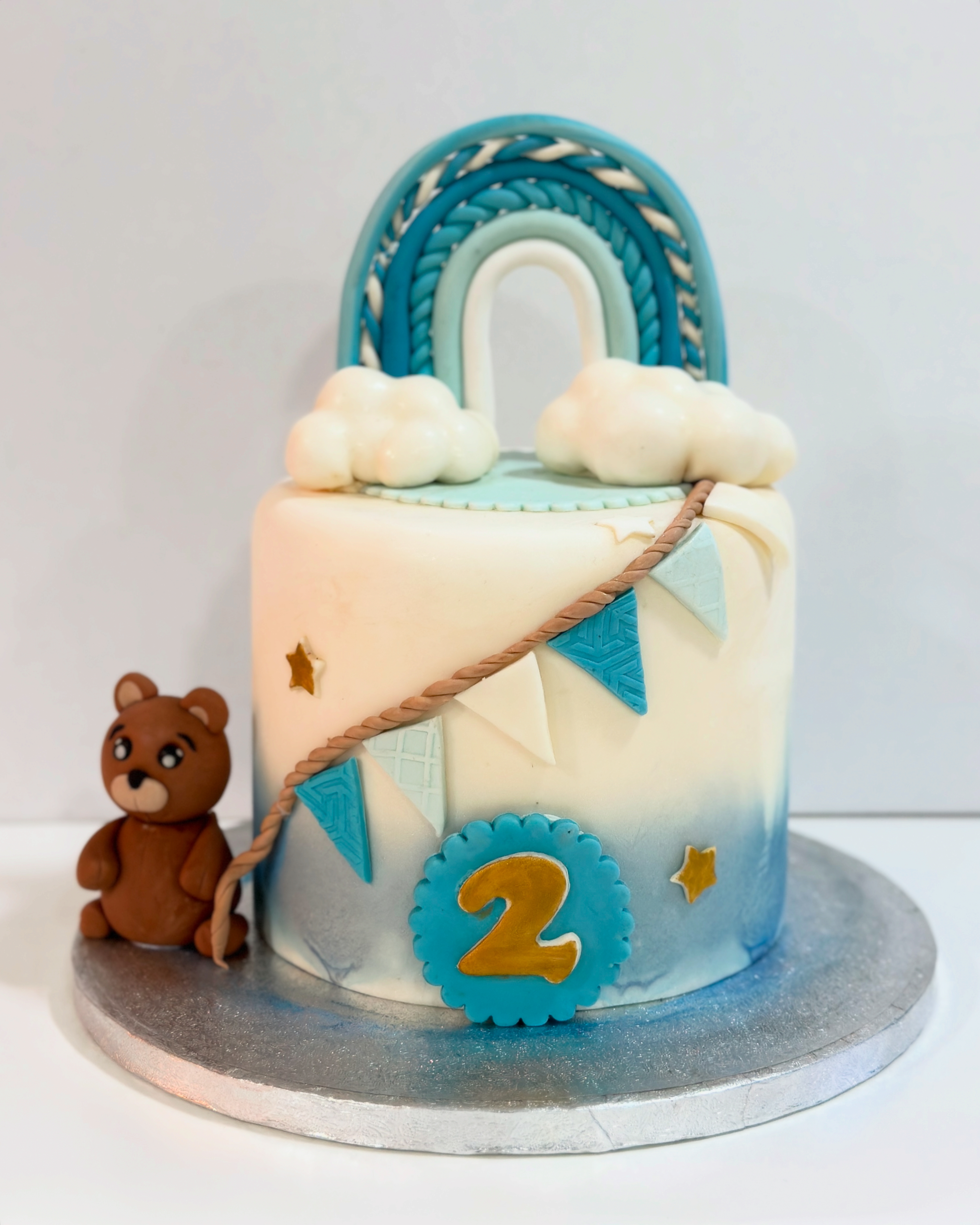 cake image of 6"/5" - £55(Fonfant)