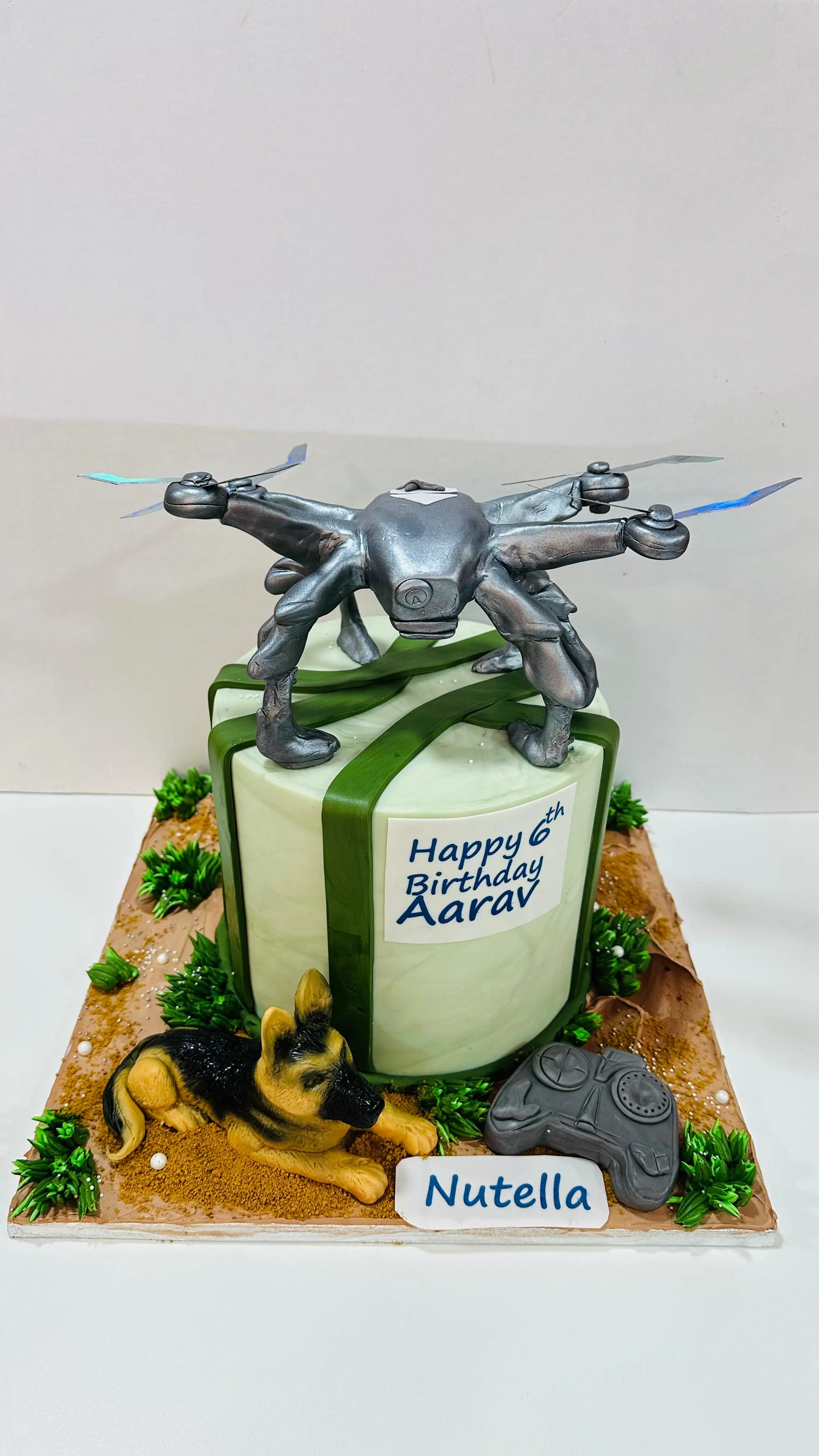 cake image of 8"/6" Fondant