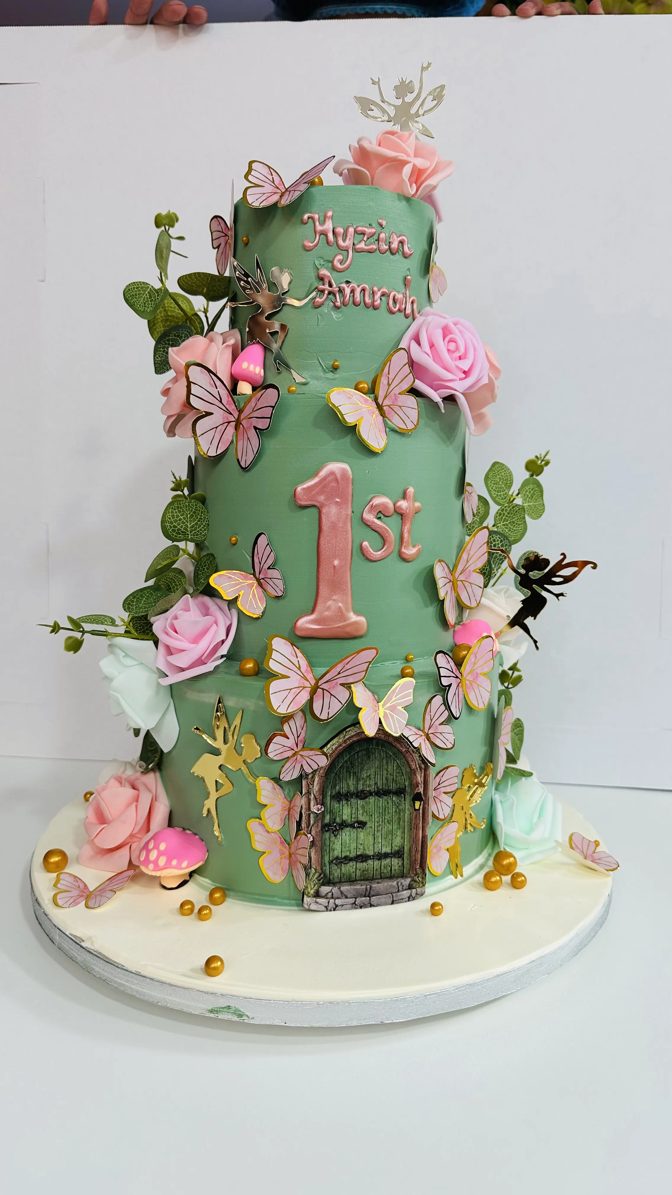 cake image of 8"/5" , 6"/5" & 4"/4" Fresh Cream